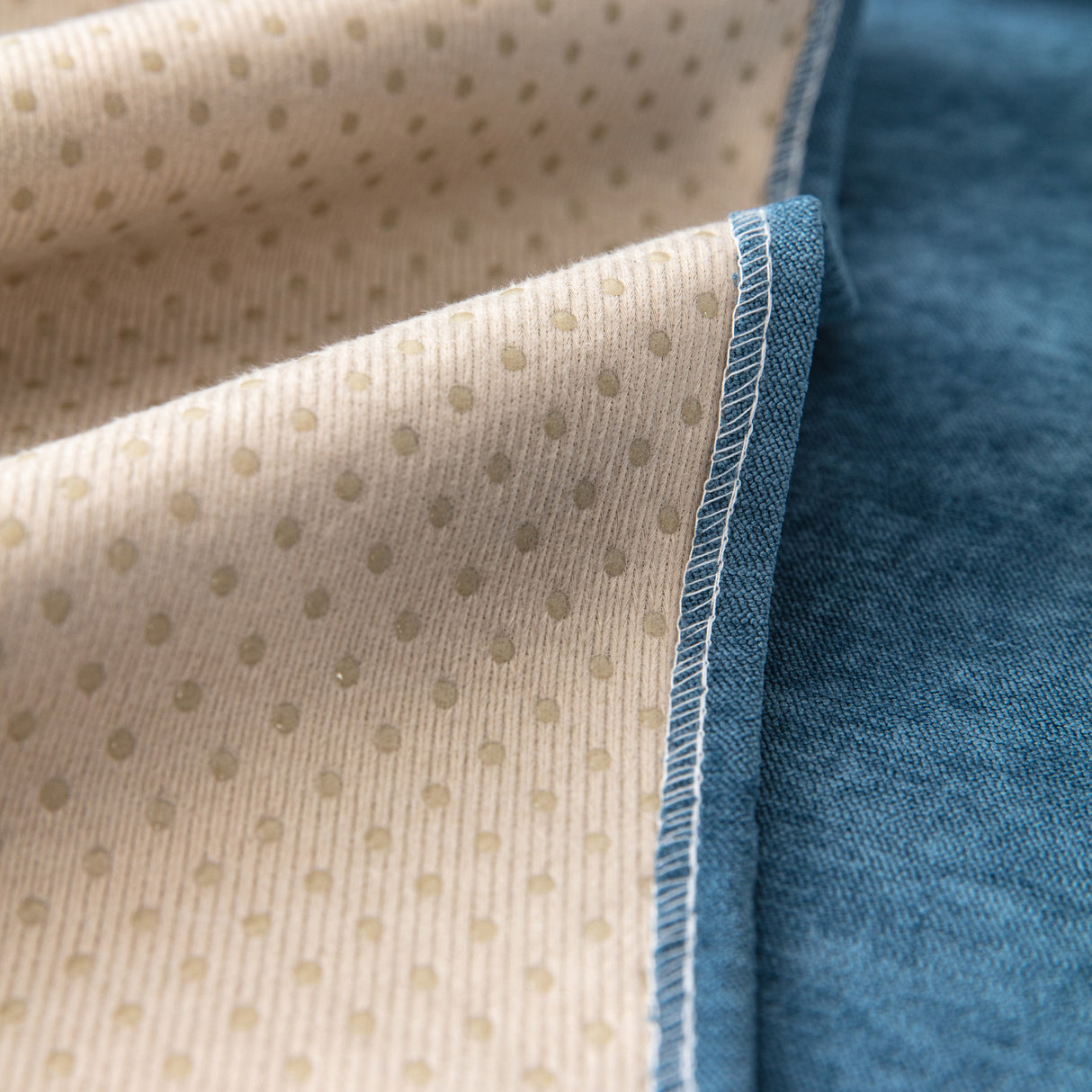 Waterproof Scratch-Resistant Furniture Covers for Pets, Non-Slip Couch Cover Throw