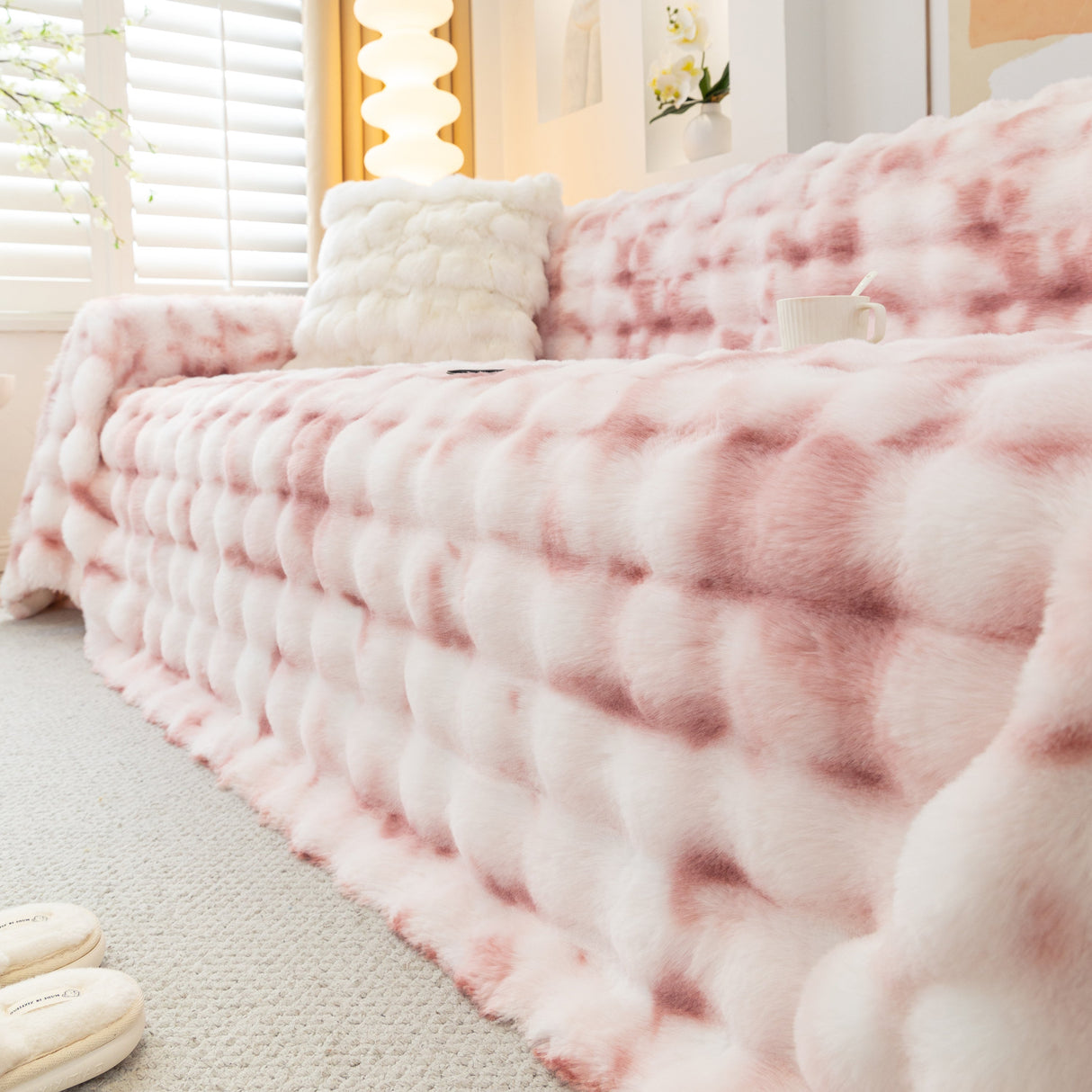 Thick Faux Fur Couch Cover Fluffy Fuzzy Warm Washable Furniture Protector for Kids Pets