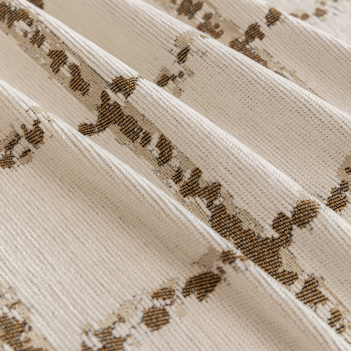 Grid Sofa Cover with Ruffle Skirt – Soft, Decorative, Full-Cover Couch Protector