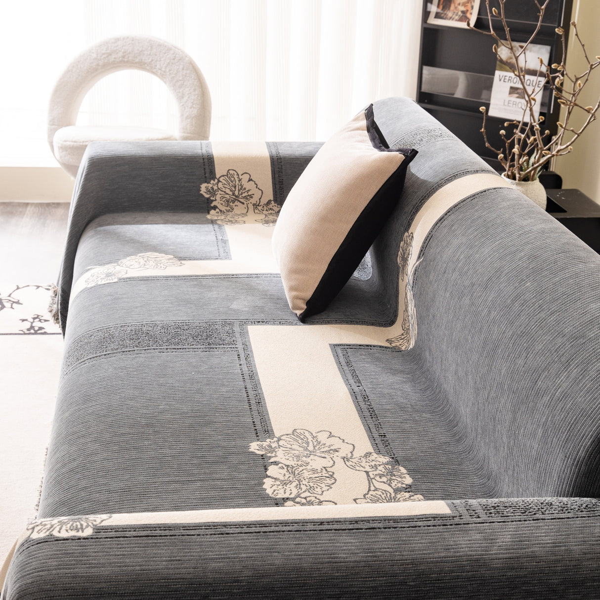 Jacquard Floral Band Sofa Cover with Tassels, Thick Textured Couch Throw Blanket