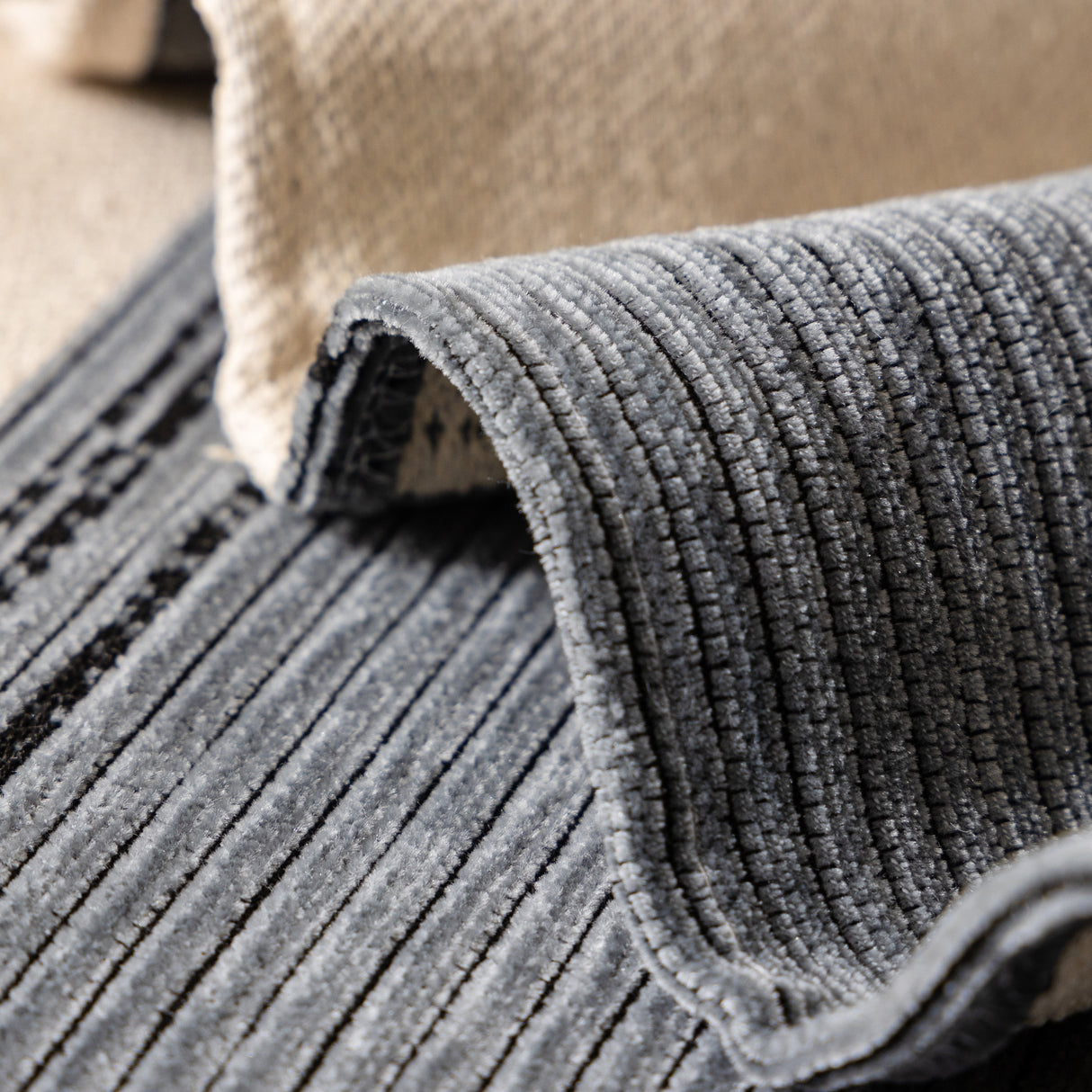 Jacquard Floral Band Sofa Cover with Tassels, Thick Textured Couch Throw Blanket