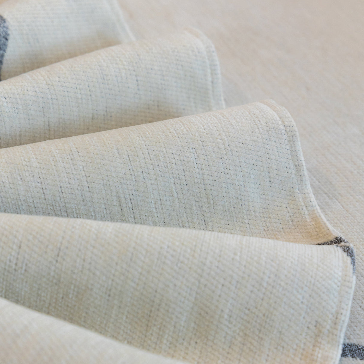 Cozy Couch Throw Blanket with Tassels, Jacquard Leaf Pattern Furniture Protector