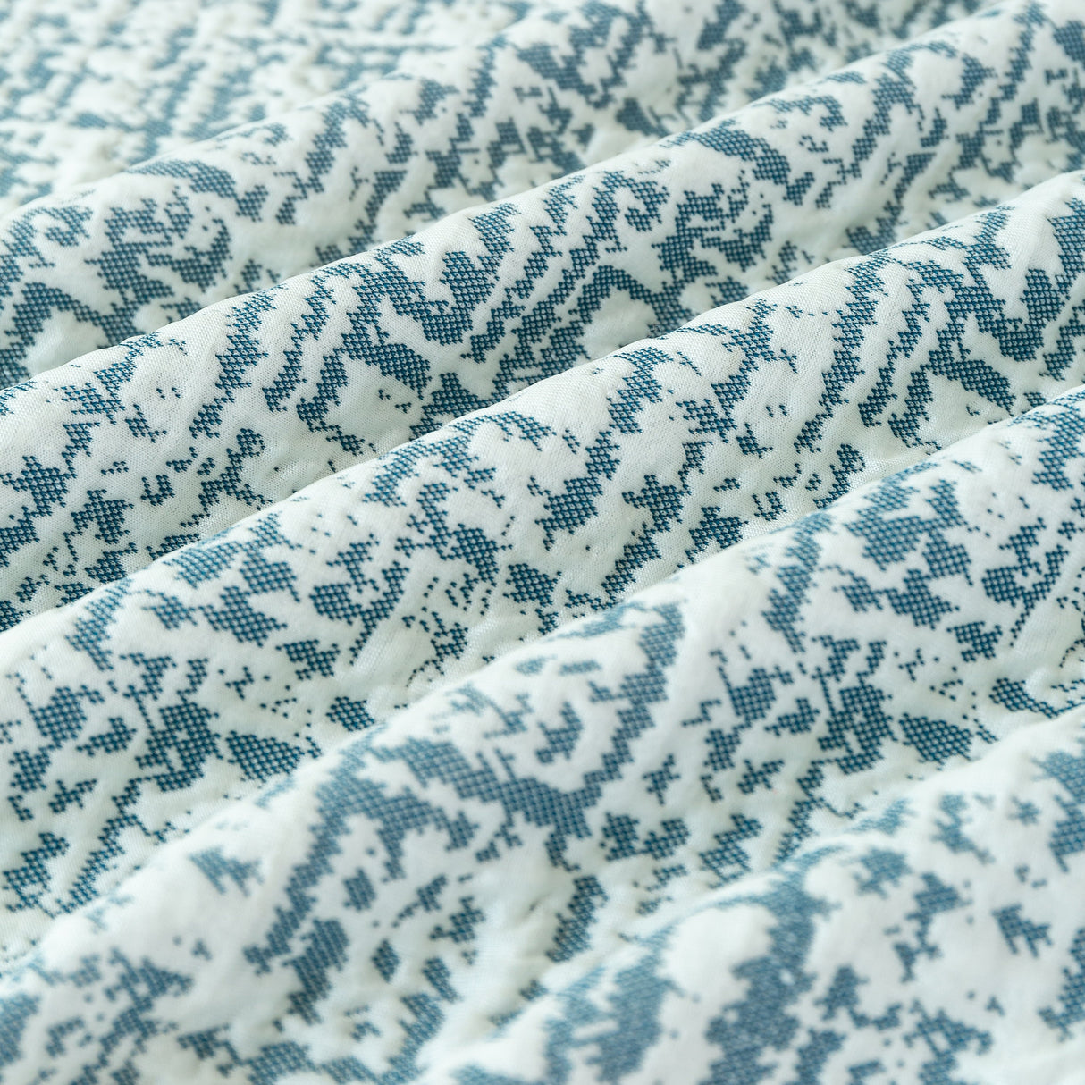 Cooling Throws for Sofas and Chairs, Scratch Resistant Couch Protector Blanket