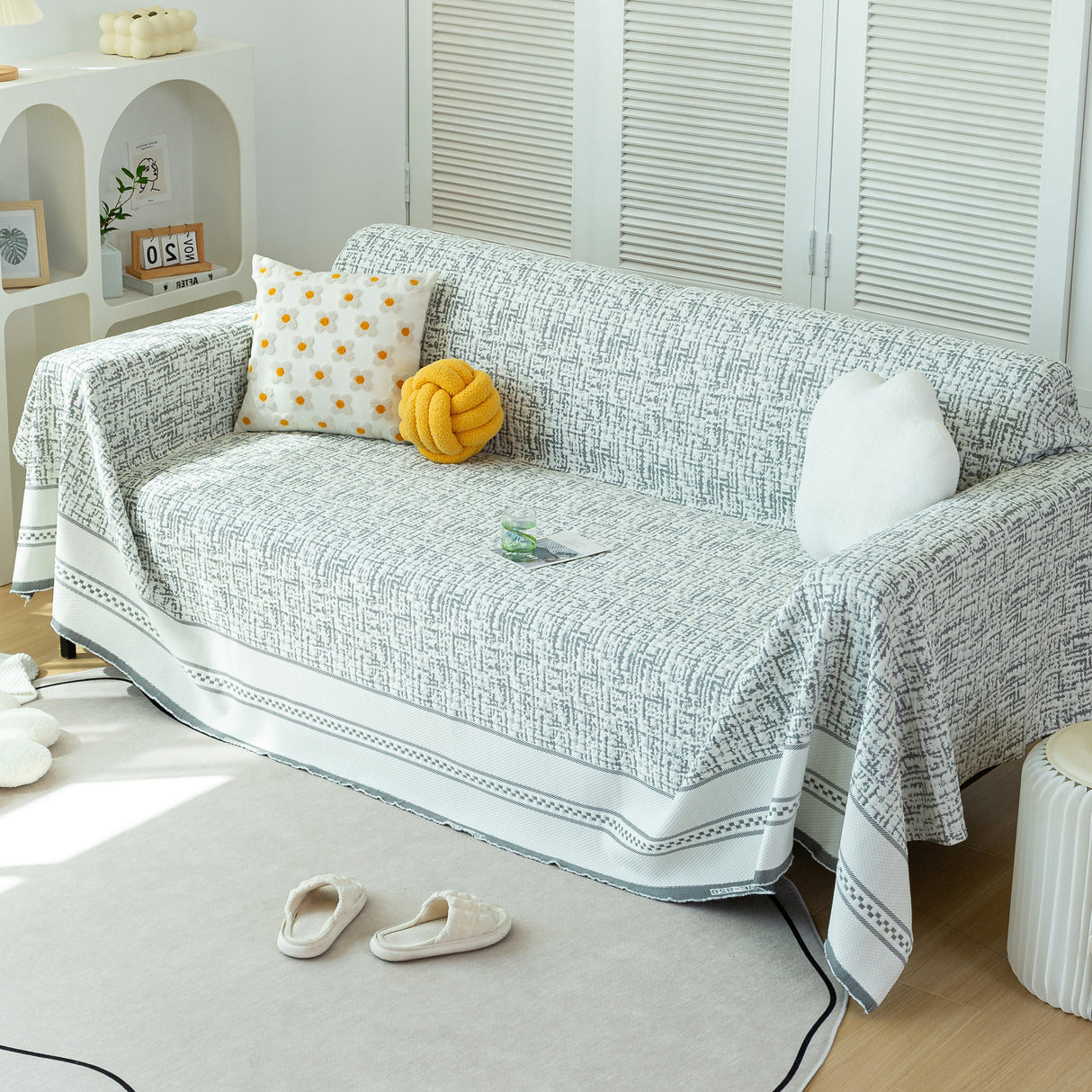 Cooling Throws for Sofas and Chairs, Scratch Resistant Couch Protector Blanket