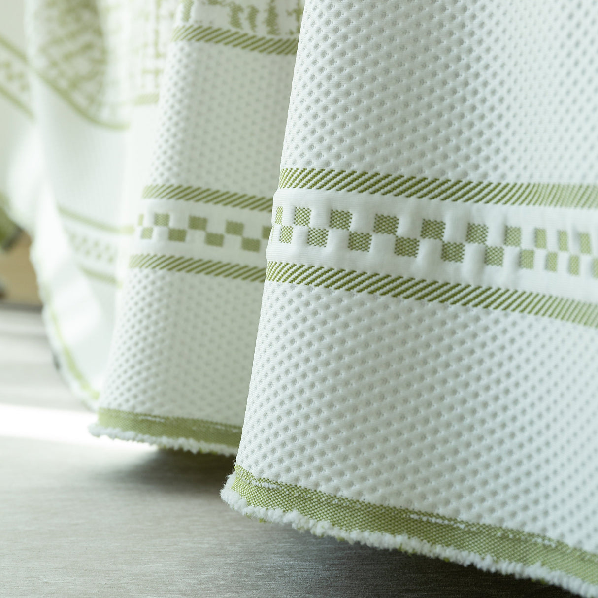 Cooling Throws for Sofas and Chairs, Scratch Resistant Couch Protector Blanket