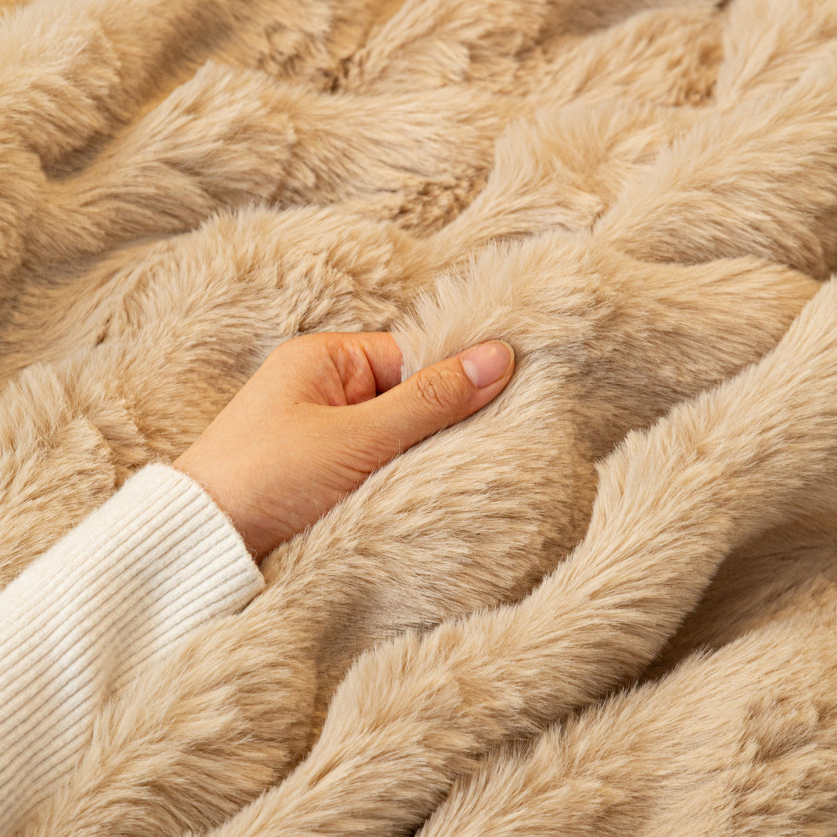 Thick Faux Fur Sofa Cover Fluffy Plush Warm Sofa Slipcover Furniture Protector for Couch Bed