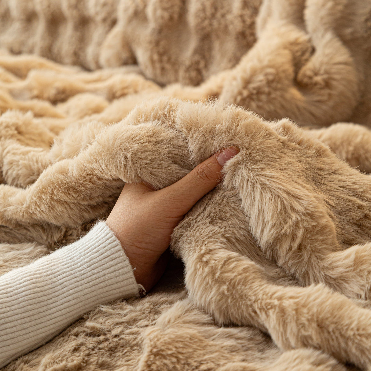 Thick Faux Fur Sofa Cover Fluffy Plush Warm Sofa Slipcover Furniture Protector for Couch Bed