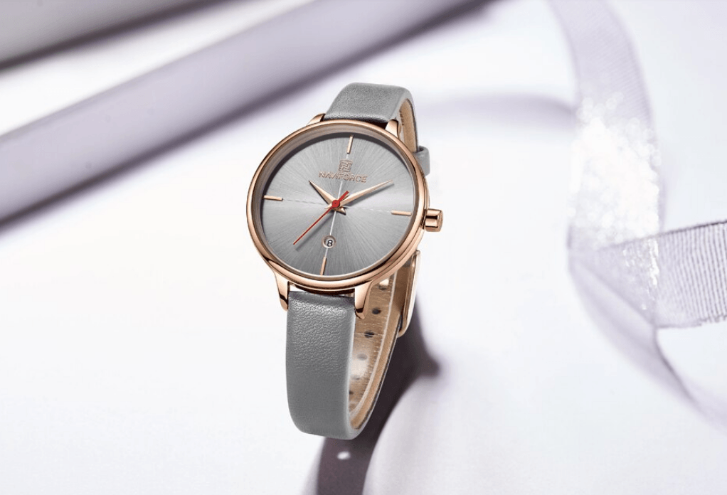Women's Luxury Watch With Leather Belts Shiny Steel Case Scratch Resistant Glass Unique Design Perfect Gift