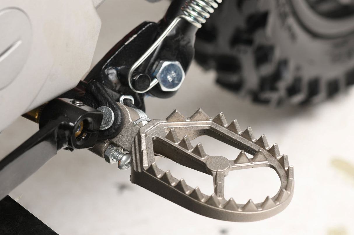 TrailMaster MK125 Dirt Bike 4-Speed Manual Dual Disc Brakes, Electric Start (14/12), Ages 12 and up