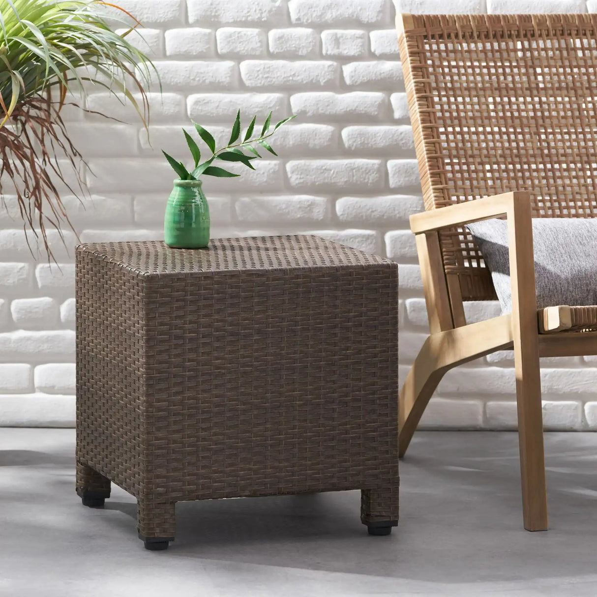Puerta - Minimalist Style Accent Table