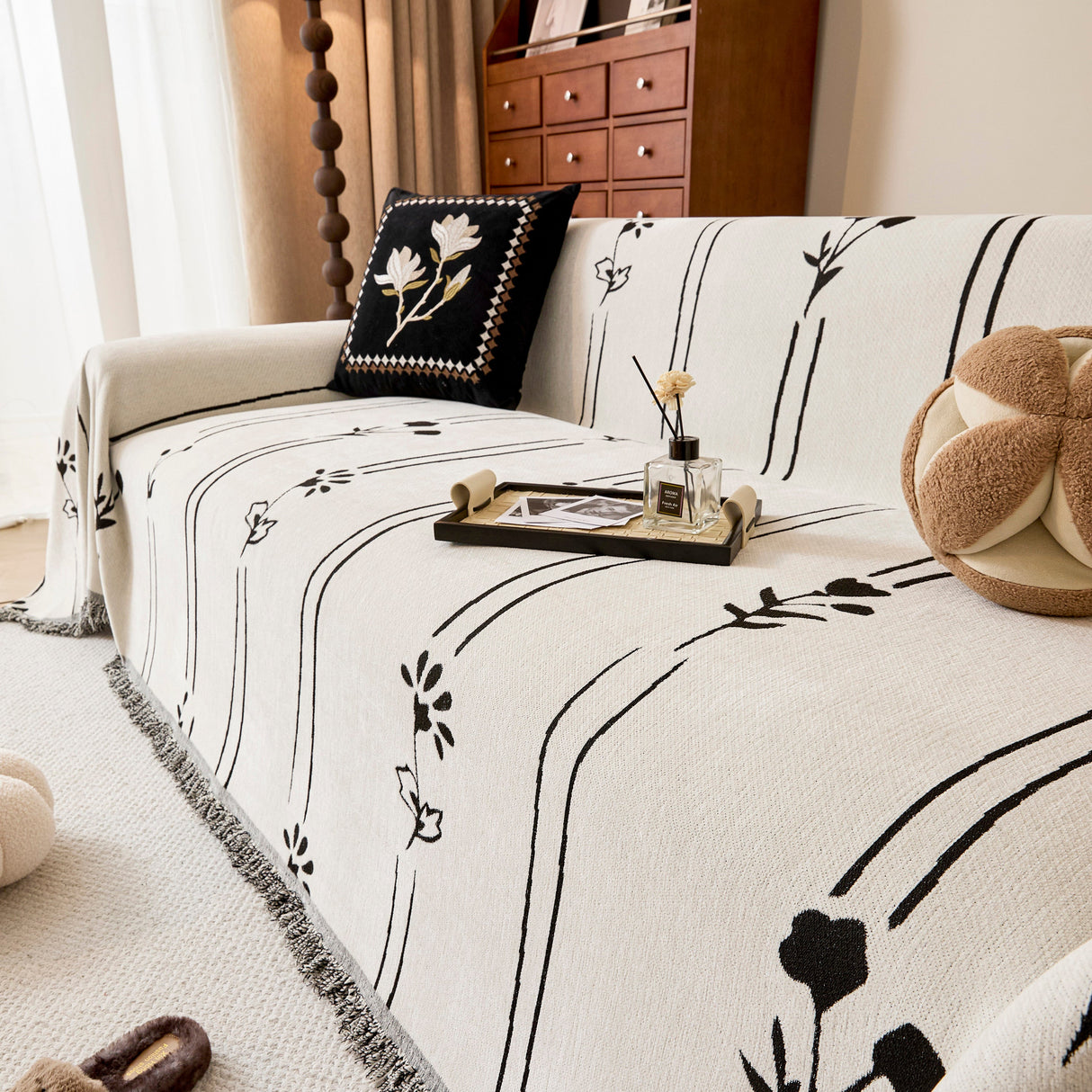 Chenille Jacquard Sofa Throw Cover with Tassel Soft Thick Couch Protector Blanket