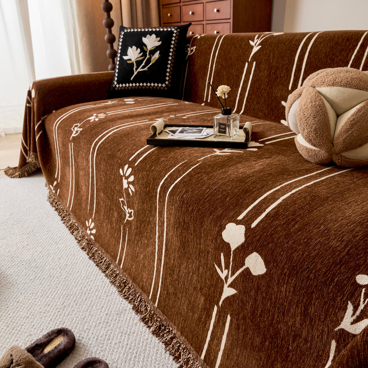 Chenille Jacquard Sofa Throw Cover with Tassel Soft Thick Couch Protector Blanket