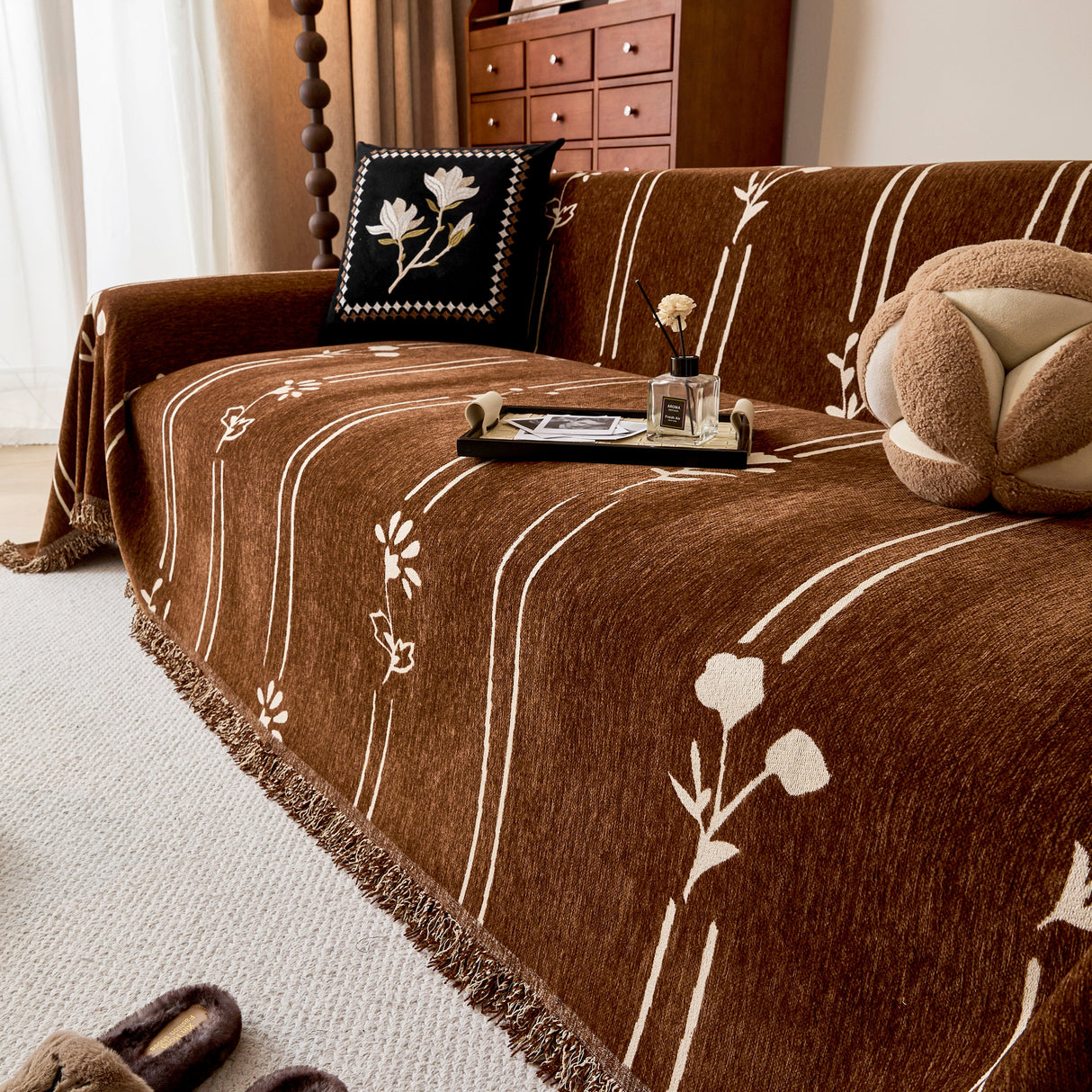 Chenille Jacquard Sofa Throw Cover with Tassel Soft Thick Couch Protector Blanket