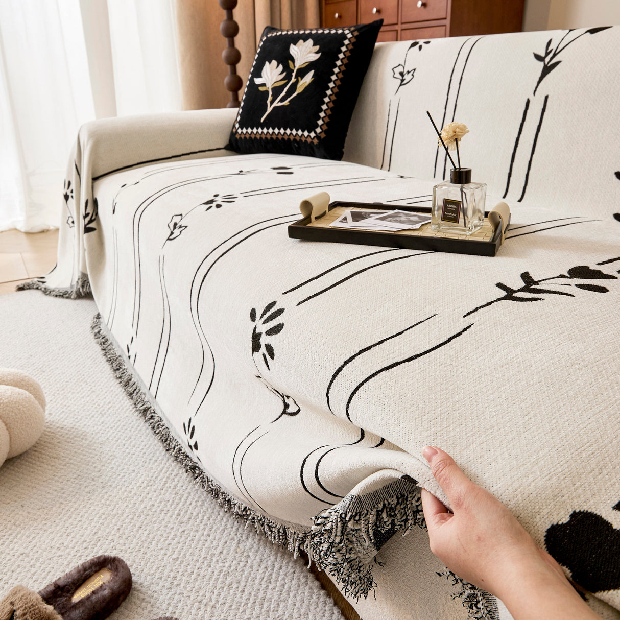 Chenille Jacquard Sofa Throw Cover with Tassel Soft Thick Couch Protector Blanket