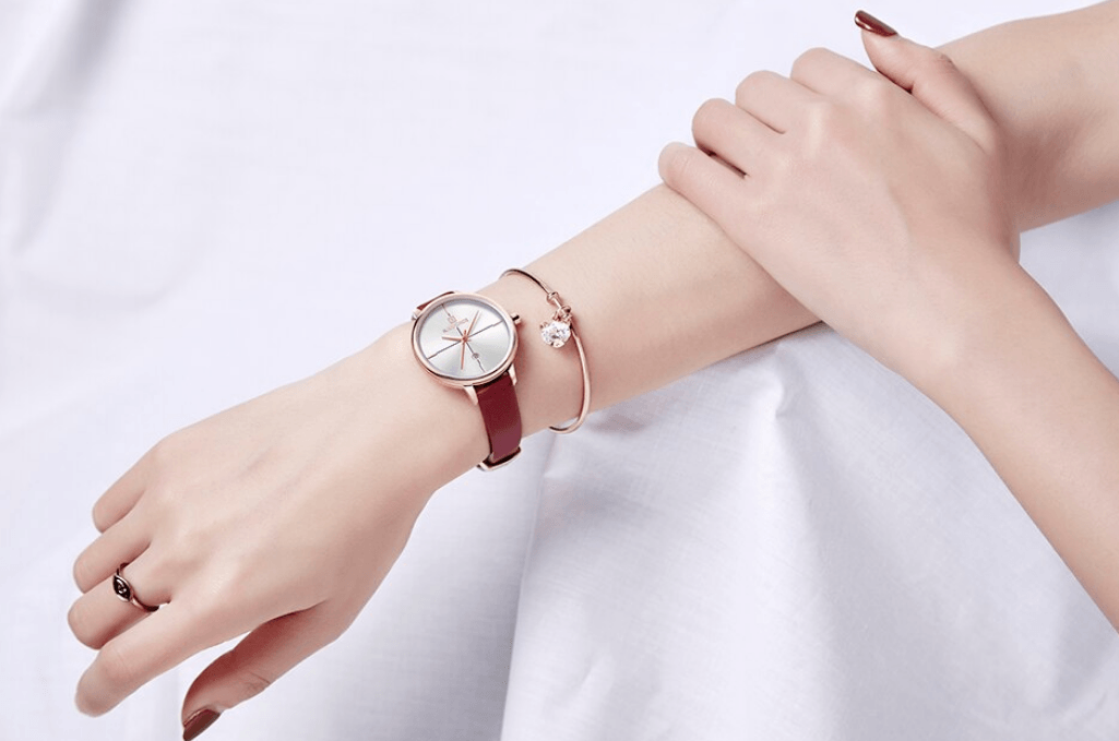 Women's Luxury Watch With Leather Belts Shiny Steel Case Scratch Resistant Glass Unique Design Perfect Gift