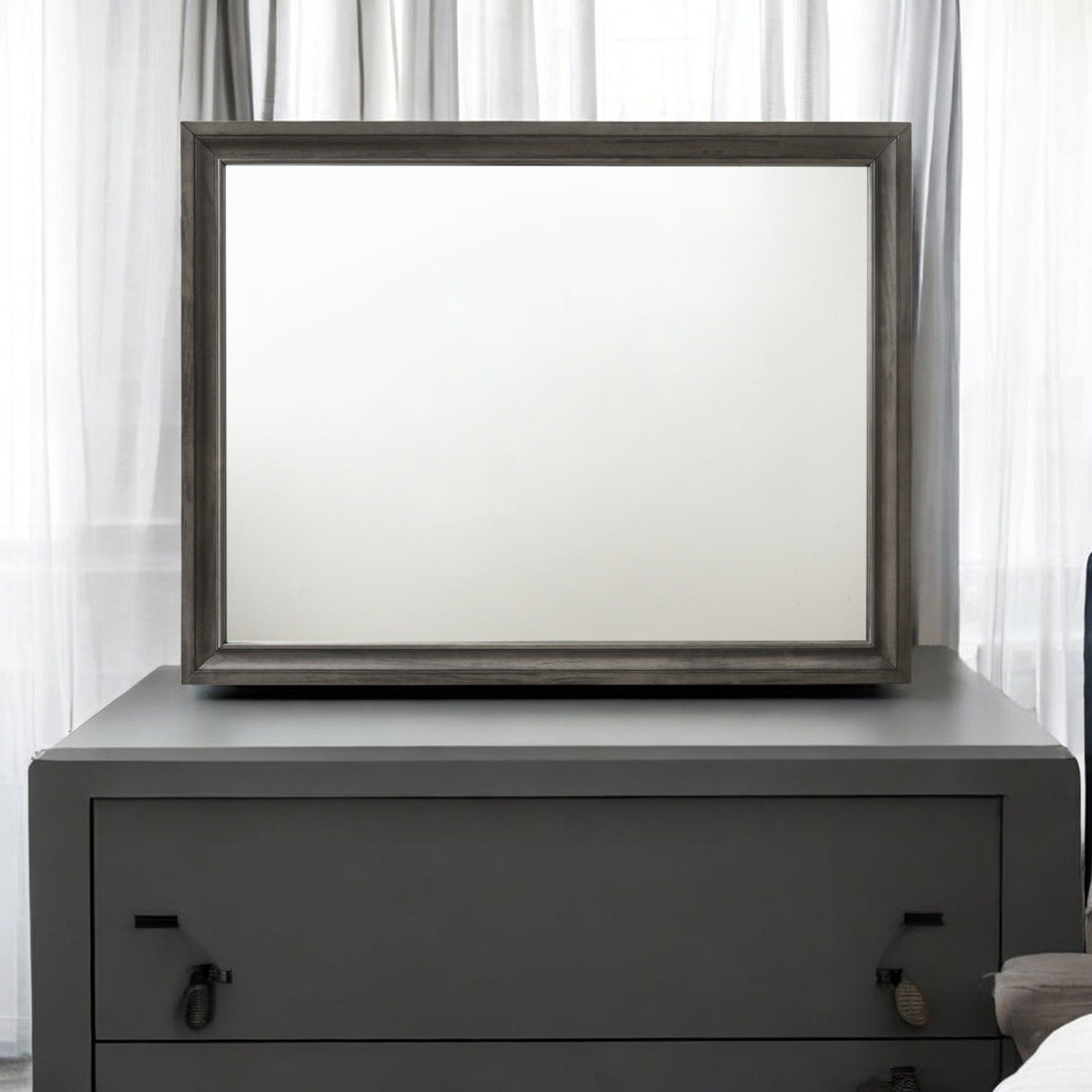 Naima - Minimalist Design Mirror by Couch.com