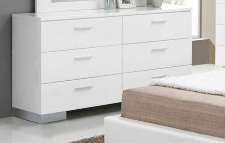 Lorimar - Dresser - White by Couch.com