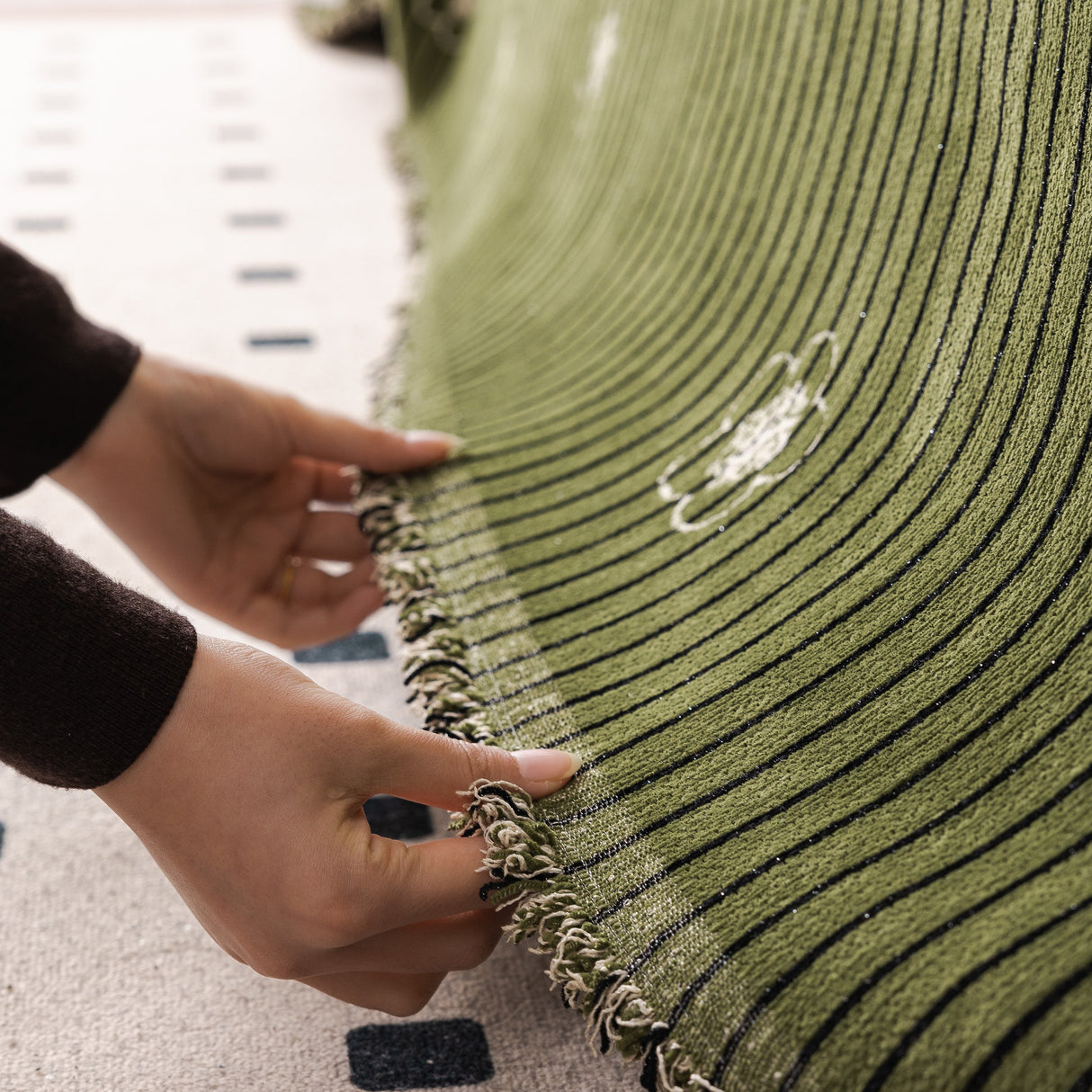 Chenille Camellia Floral Sofa Throw Cover Couch Blanket with Striped Jacquard