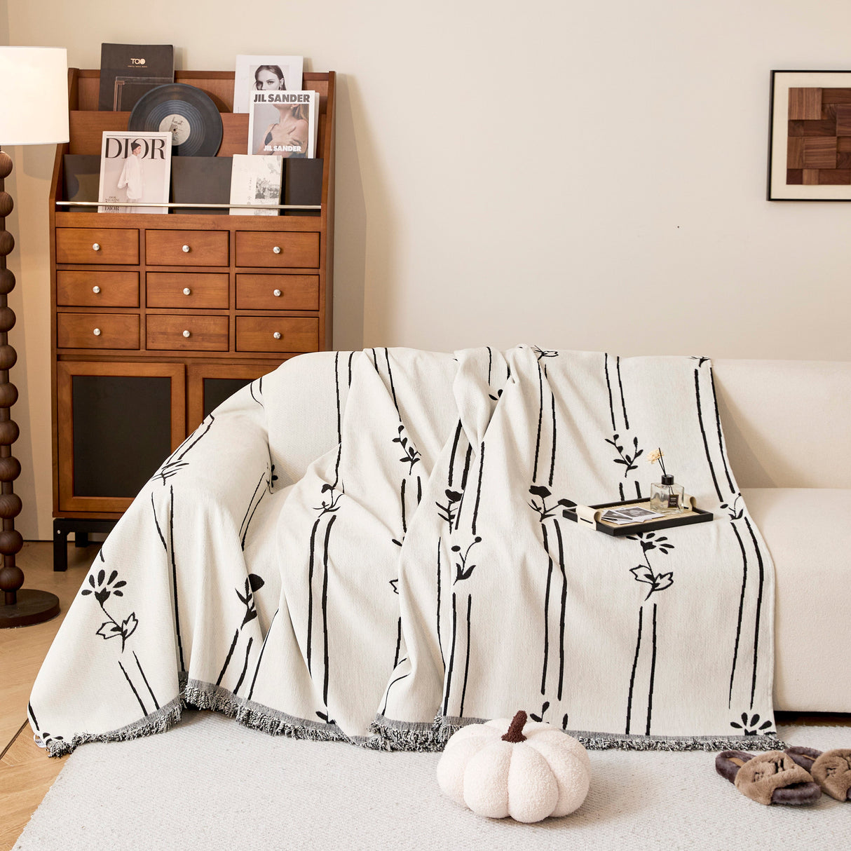 Chenille Jacquard Sofa Throw Cover with Tassel Soft Thick Couch Protector Blanket