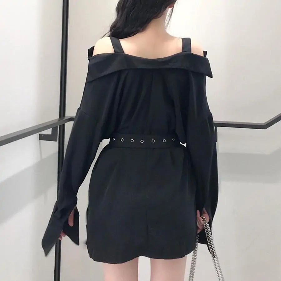 Chic Belt Accentuates Elegant Timeless Silhouette