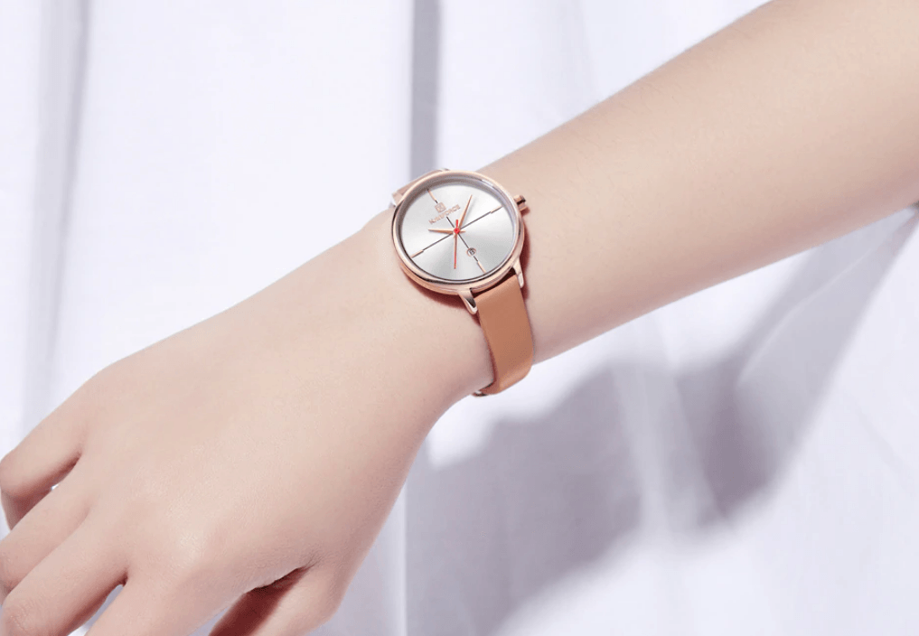 Women's Luxury Watch With Leather Belts Shiny Steel Case Scratch Resistant Glass Unique Design Perfect Gift