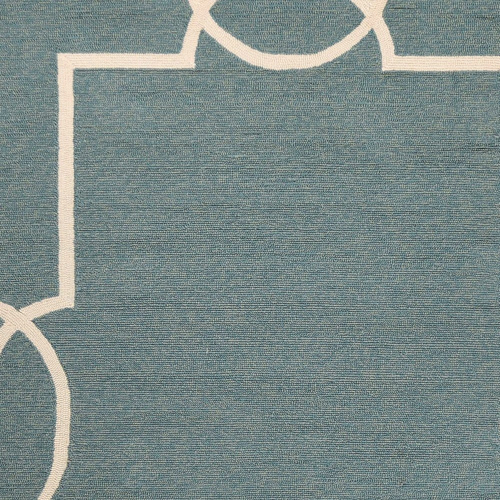 5' X 7' Gray And Ivory Handmade Indoor Outdoor Area Rug