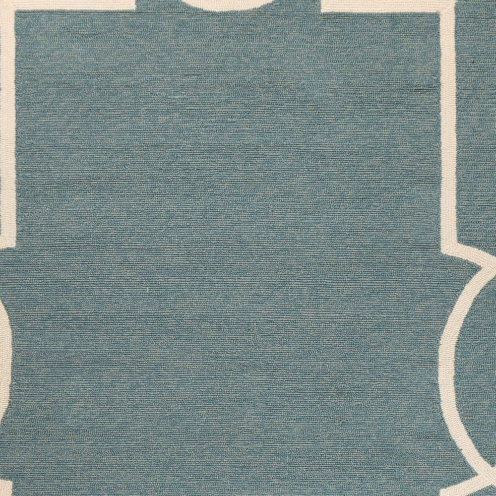 5' X 7' Gray And Ivory Handmade Indoor Outdoor Area Rug