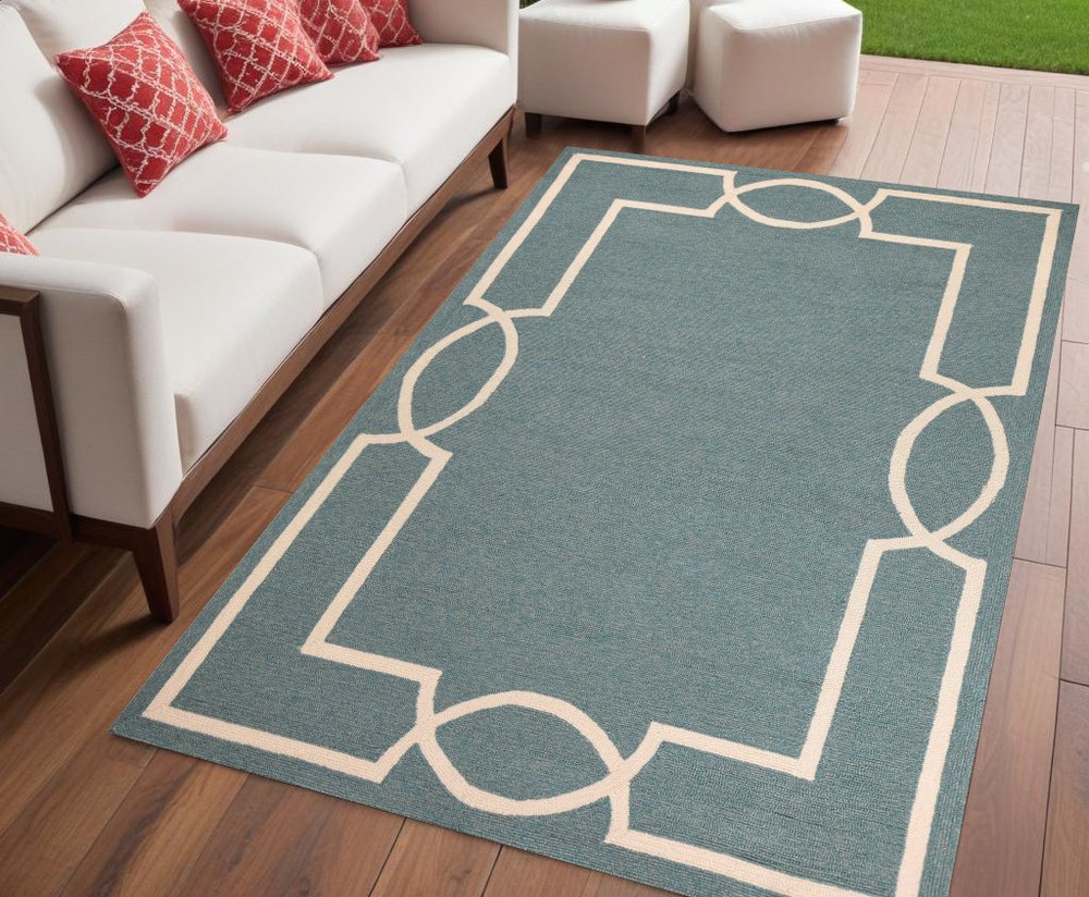 5' X 7' Gray And Ivory Handmade Indoor Outdoor Area Rug