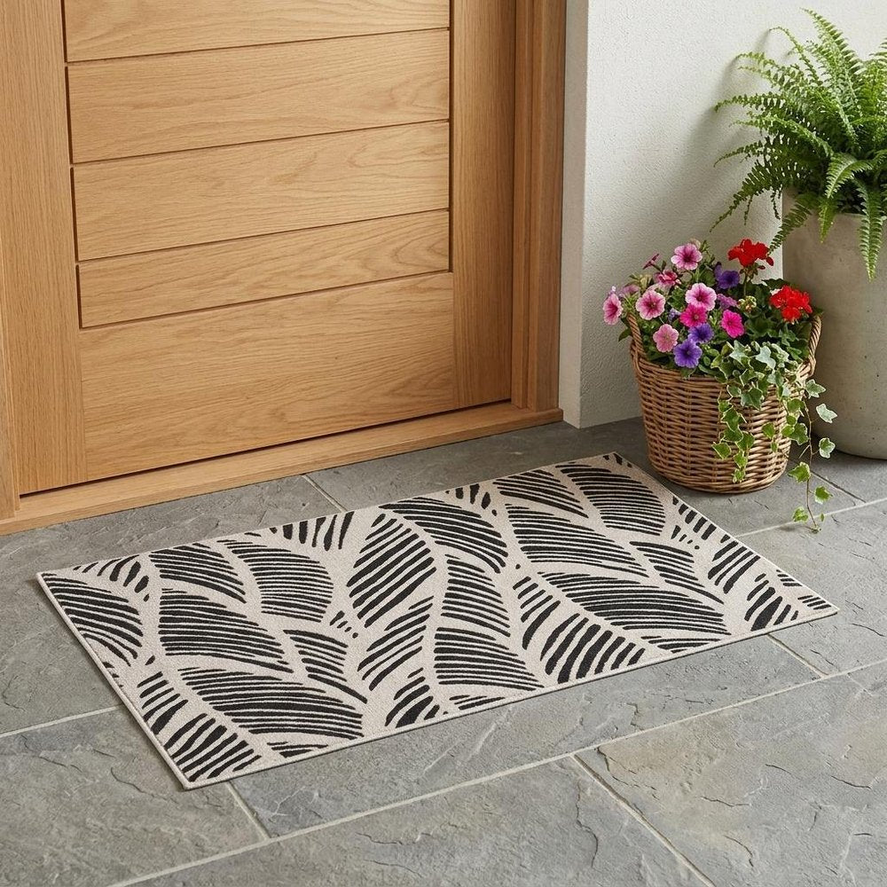 2' X 4' Black And White Abstract Indoor Outdoor Area Rug