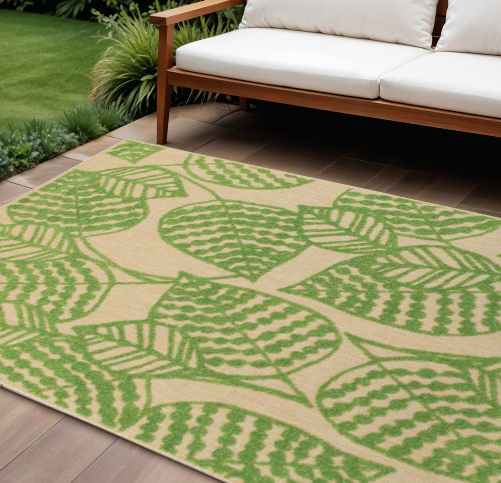 8' Green Floral Indoor Outdoor Area Rug