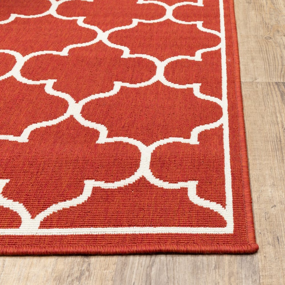 4' X 6' Red And Ivory Indoor Outdoor Area Rug