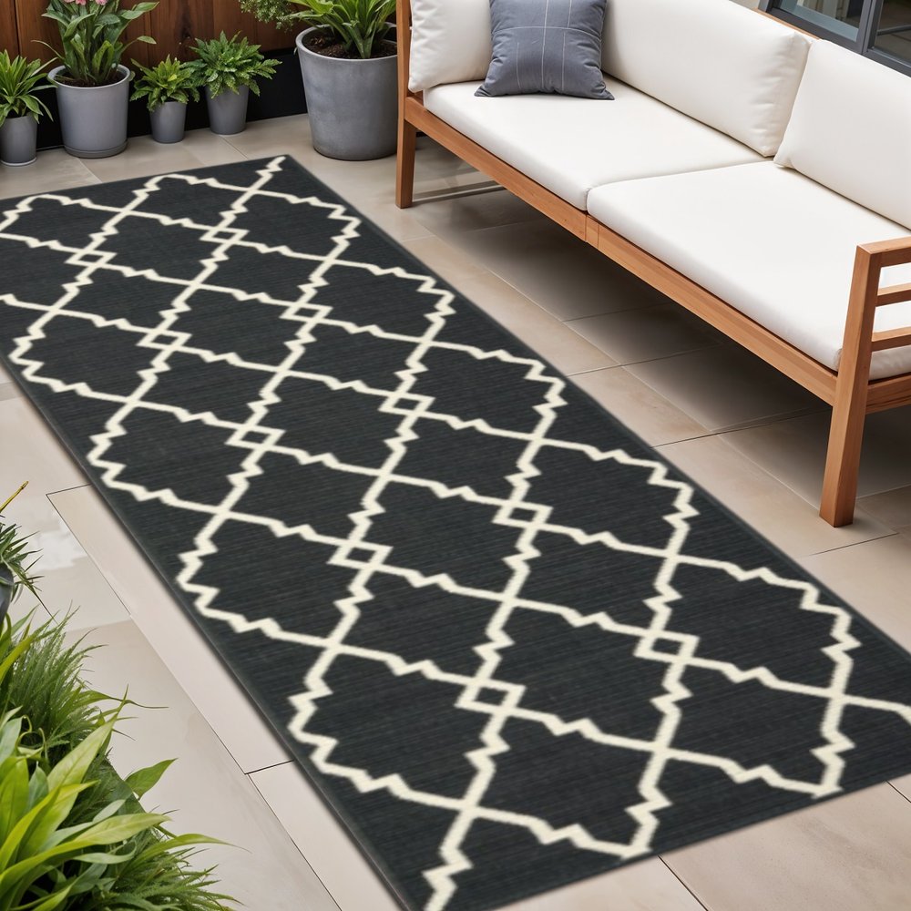 8' Black And Ivory Indoor Outdoor Runner Rug
