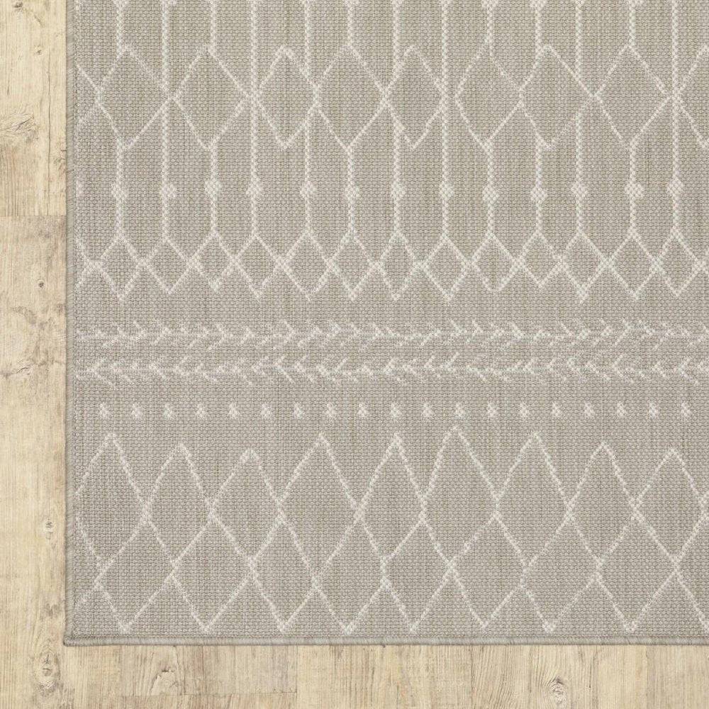 10' X 13' Gray And Ivory Indoor Outdoor Area Rug