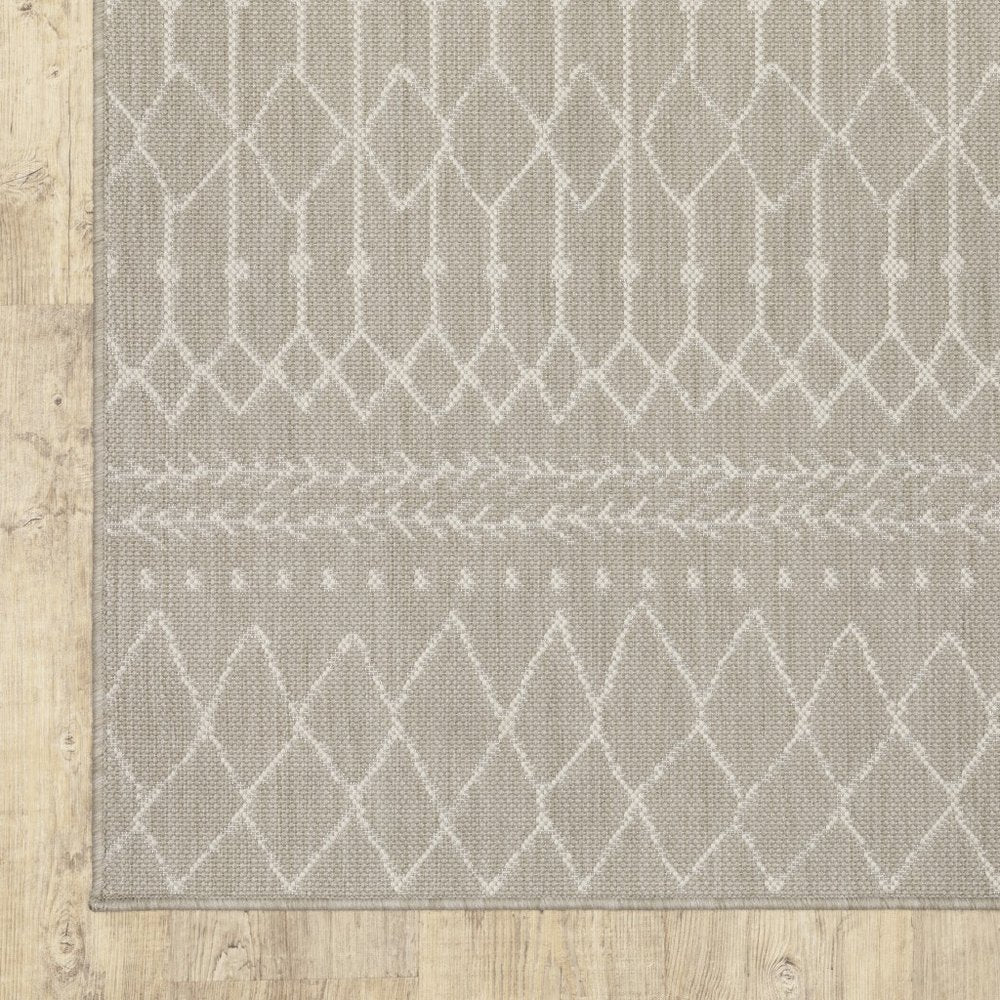 3' X 5' Gray And Ivory Indoor Outdoor Area Rug