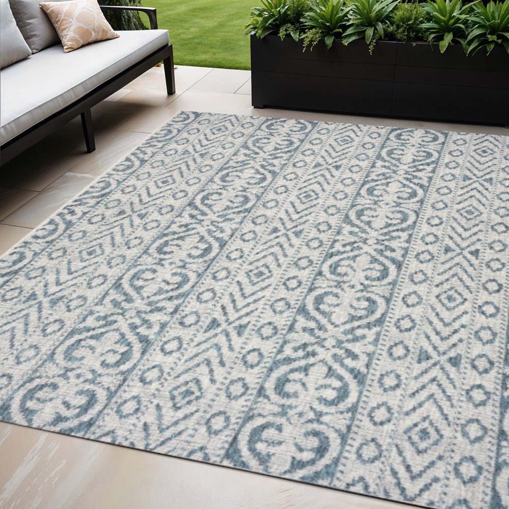 5' X 8' Blue And White Indoor Outdoor Area Rug