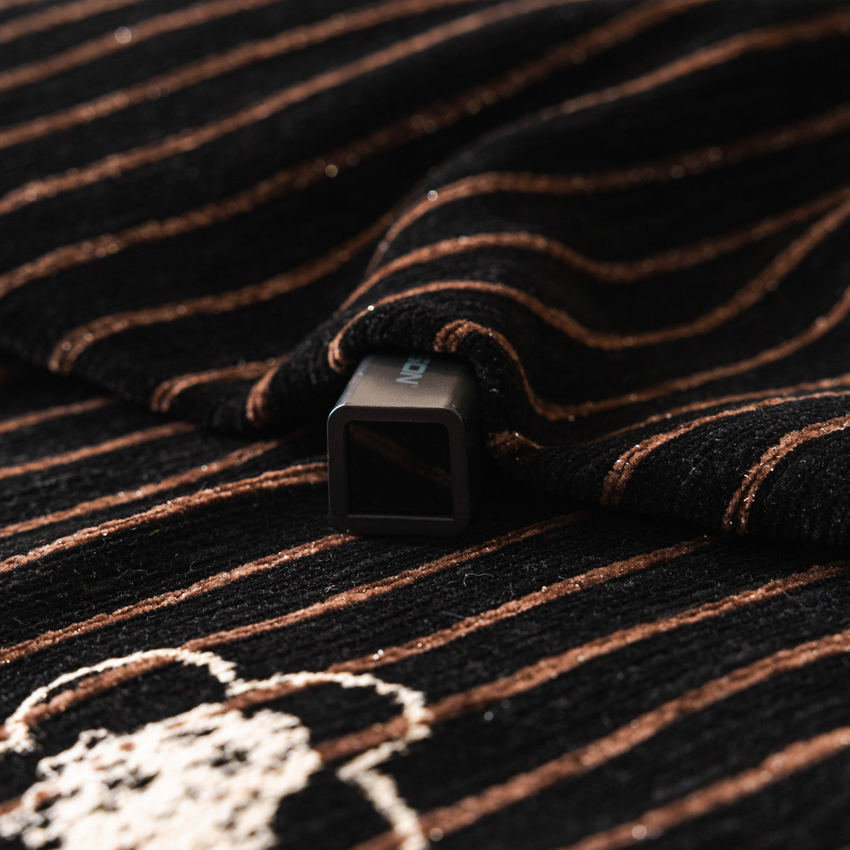 Chenille Camellia Floral Sofa Throw Cover Couch Blanket with Striped Jacquard