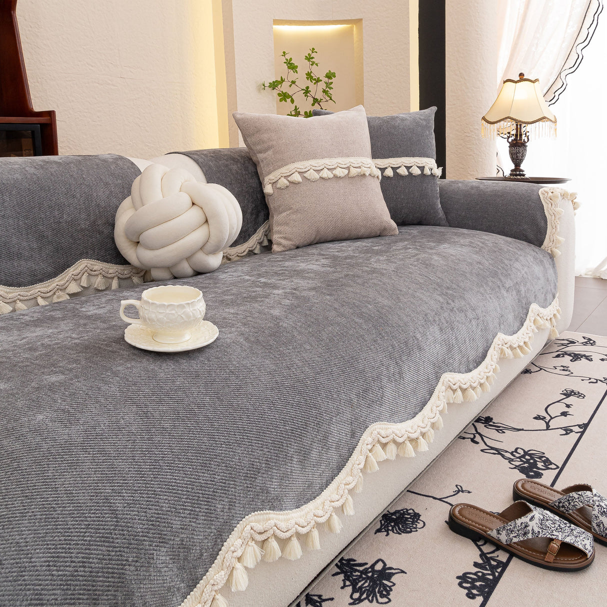 Chenille Sofa Cover Towel – Non-Slip, Washable Pets Couch Protector with Tassels