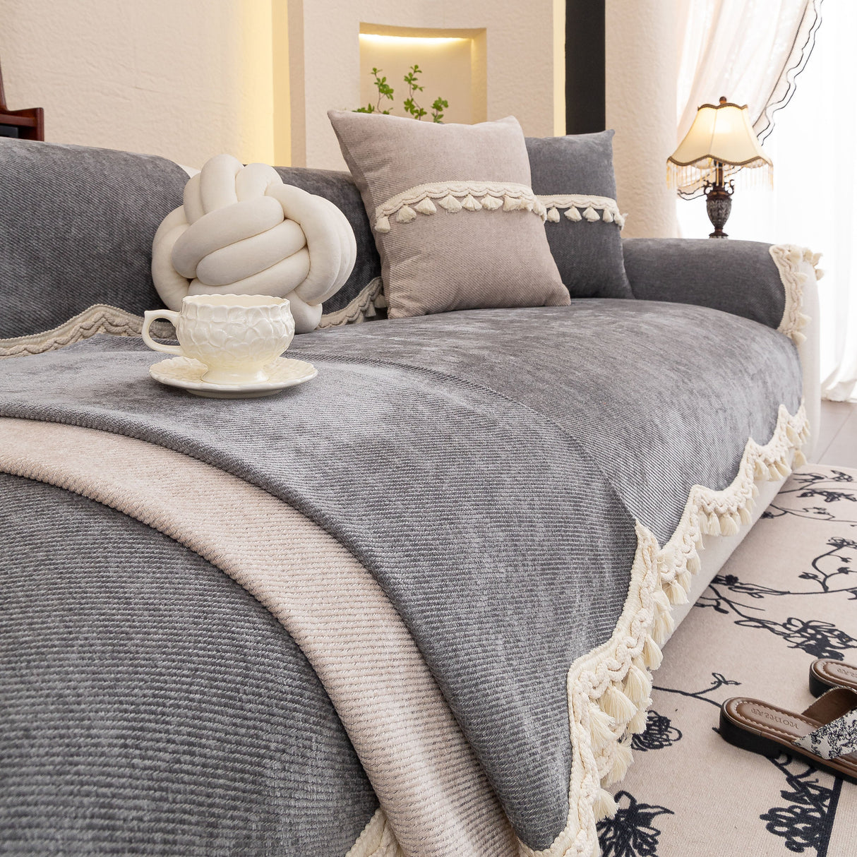 Chenille Sofa Cover Towel – Non-Slip, Washable Pets Couch Protector with Tassels