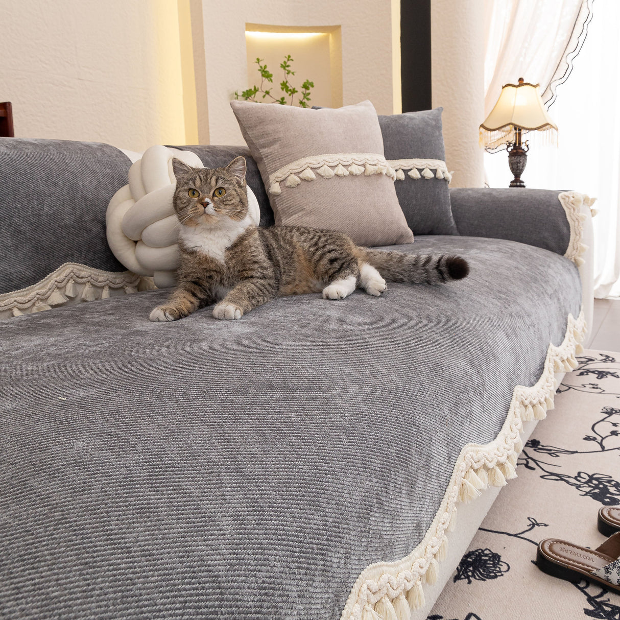 Chenille Sofa Cover Towel – Non-Slip, Washable Pets Couch Protector with Tassels
