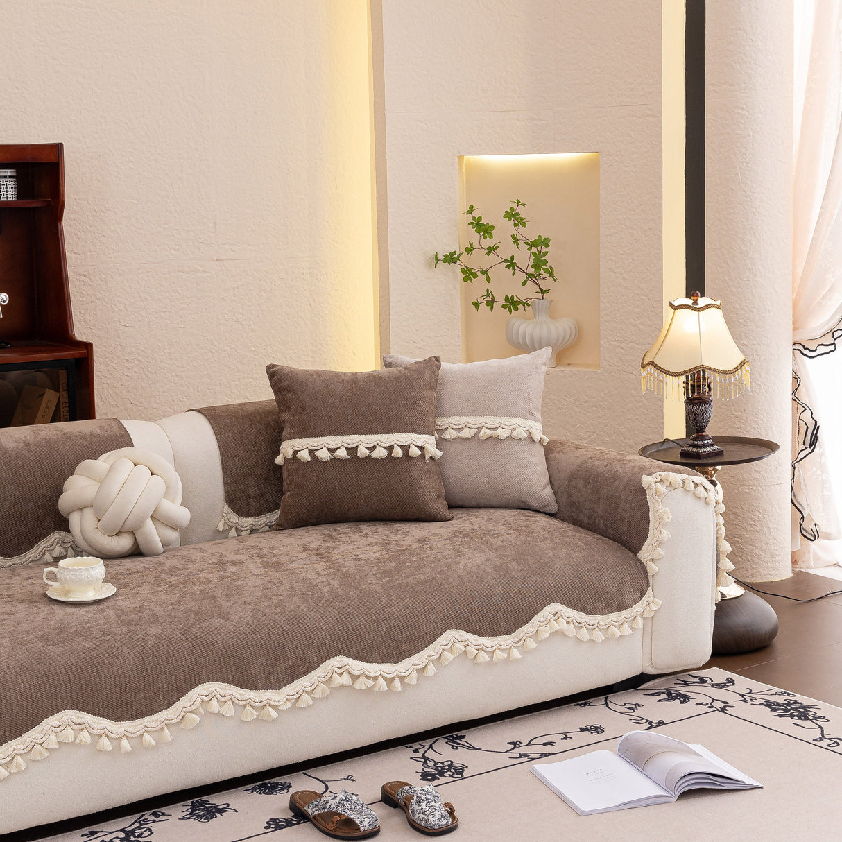 Chenille Sofa Cover Towel – Non-Slip, Washable Pets Couch Protector with Tassels