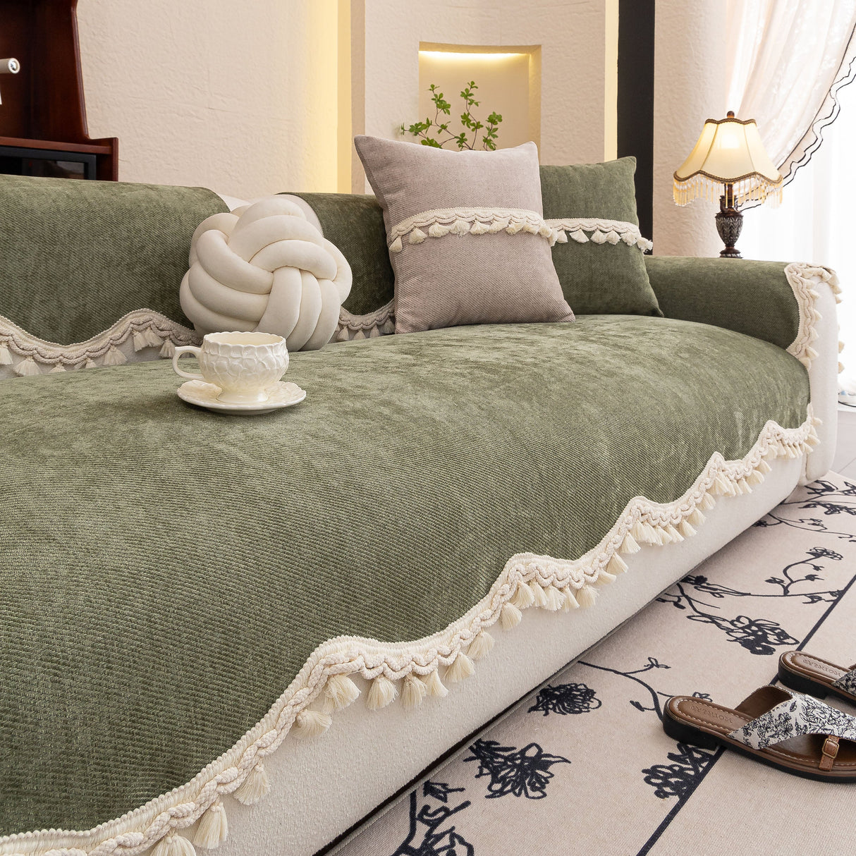 Chenille Sofa Cover Towel – Non-Slip, Washable Pets Couch Protector with Tassels