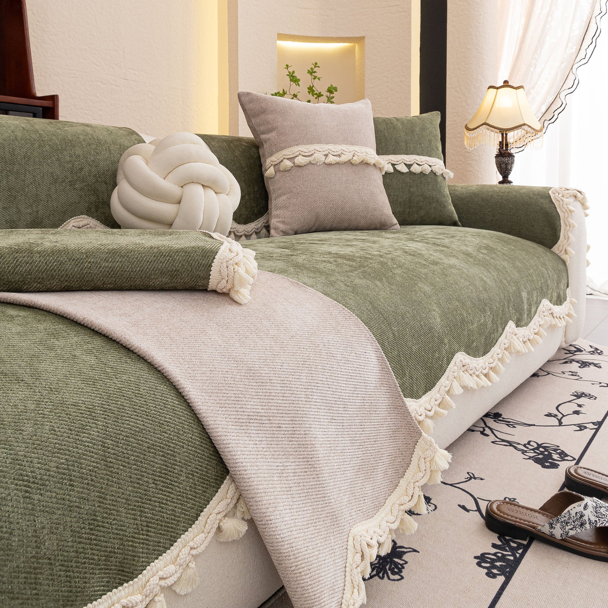 Chenille Sofa Cover Towel – Non-Slip, Washable Pets Couch Protector with Tassels