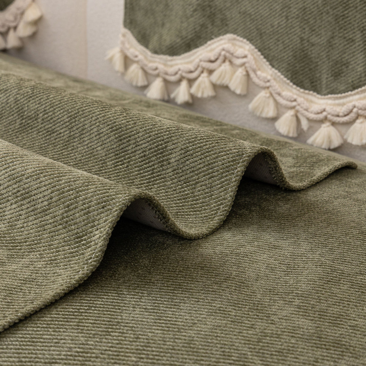 Chenille Sofa Cover Towel – Non-Slip, Washable Pets Couch Protector with Tassels