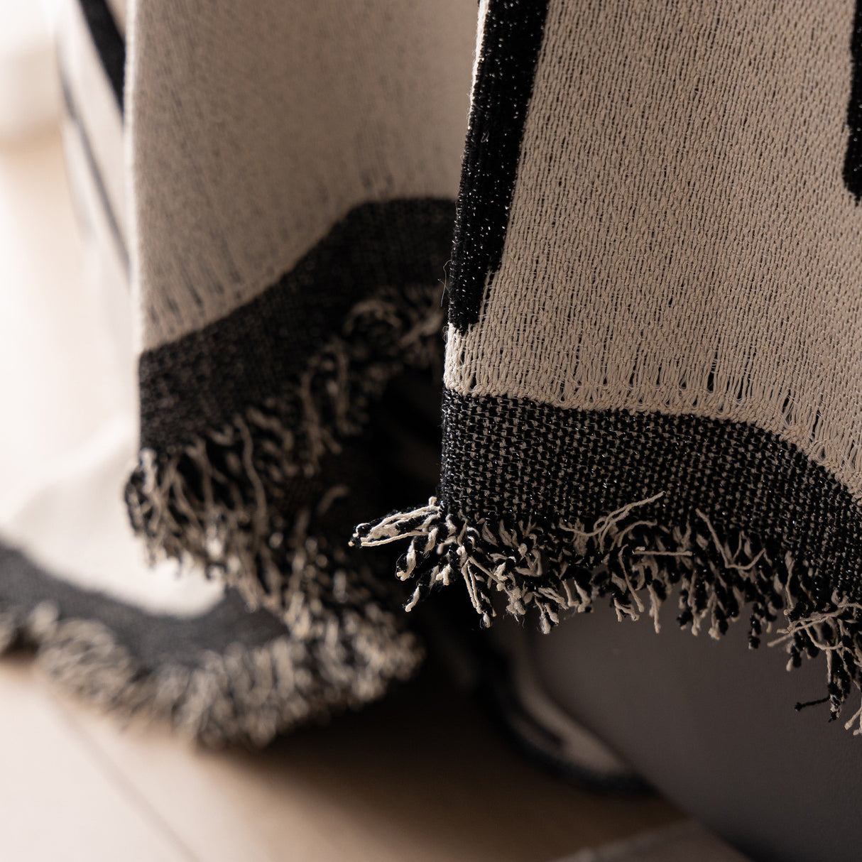 Luxury Throws for Sofas, Versatile Slipcovers & Sofa Covers for Couches and Chairs