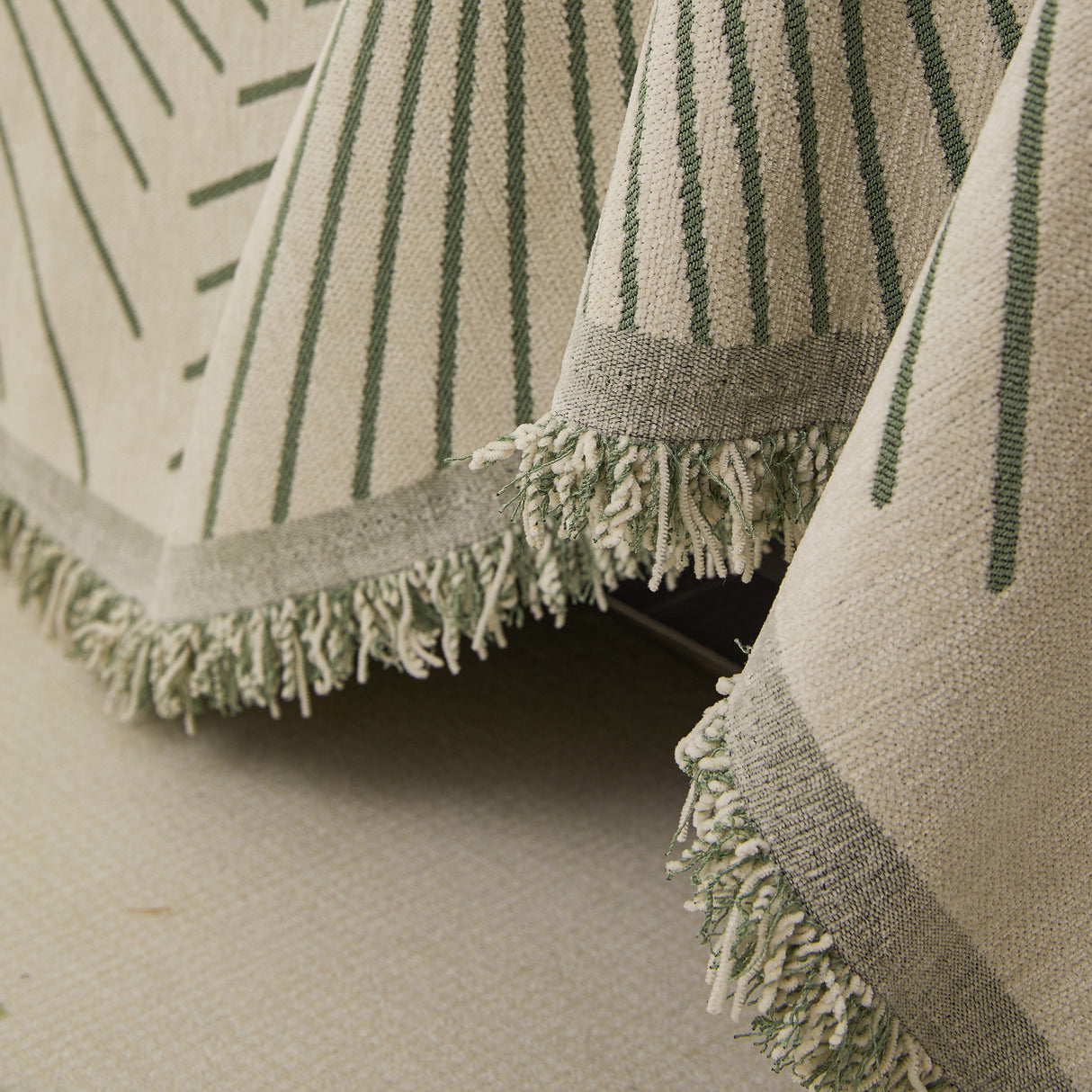 Geometric Radial Striped L-Shape Sofa Cover: Thick, Reversible Furniture Blanket for Kids and Pets