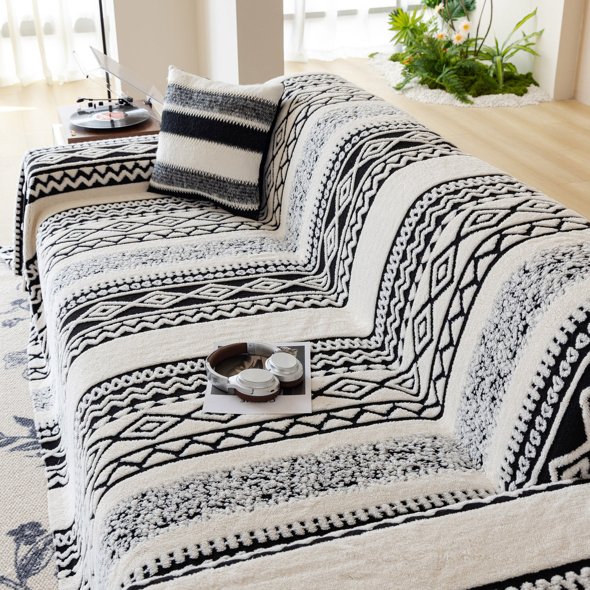 Bohemian Tufted Sofa Cover, Plush Flannel Throw Blanket with 3D Woven Aztec Stripes