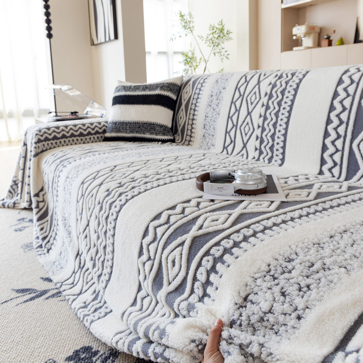 Bohemian Tufted Sofa Cover, Plush Flannel Throw Blanket with 3D Woven Aztec Stripes