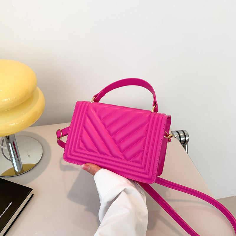 Dazzling Bags For Women Chain Crossbody Bags In Pu Leather Female Fashionable Shoulder Bag Ladies Handbags Simple Messenger Bag Casual Indentation Western Style Portable Women