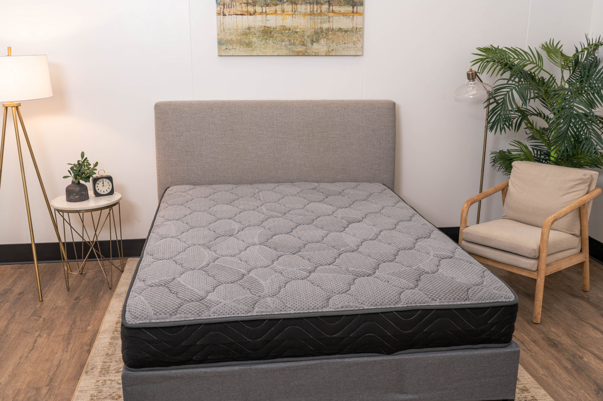 8" Pocket Coil / Hybrids Mattress by Couch.com