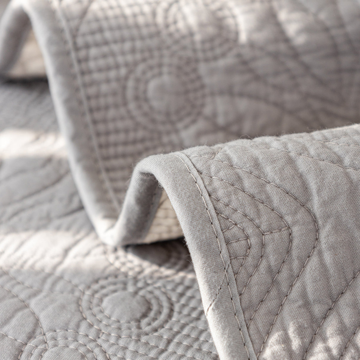 Cotton Quilted Sofa Cover, Non-Slip Couch Protector Fits Backrest, Seat & Armrest